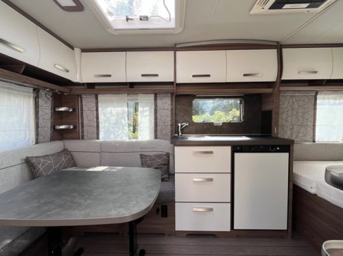 Knaus 450 Fu Sport Franz&ouml;sisches Bett, Rangierhilfe, Klimaanlage, Neuzustand! Foto: 11