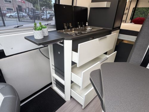 Adria Twin Supreme 640 SGX 140 hp AUTOMATIC 9-Speed Euro6 Fiat Ducato 8 Maxi **Single beds height adjustable/4 seats/Roof air conditioning photo: 12