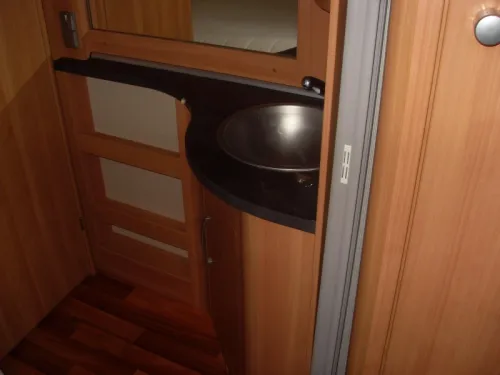 Eriba Sporting Jive 465 mit Rangierhilfe Foto: 5