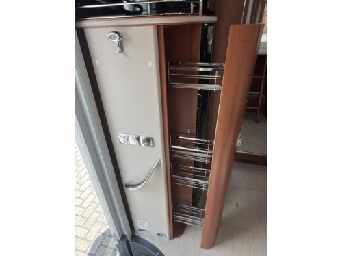Mobilvetta KEA P65 premium class camper length and drop-down bed photo: 18