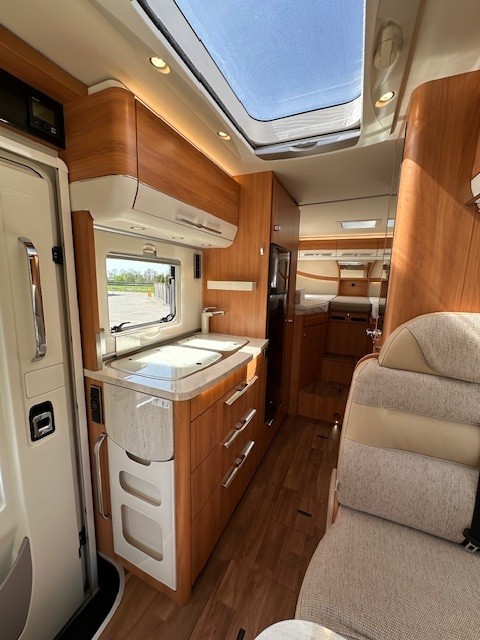 Hymer B 588 DL, only 15249 km! photo: 3