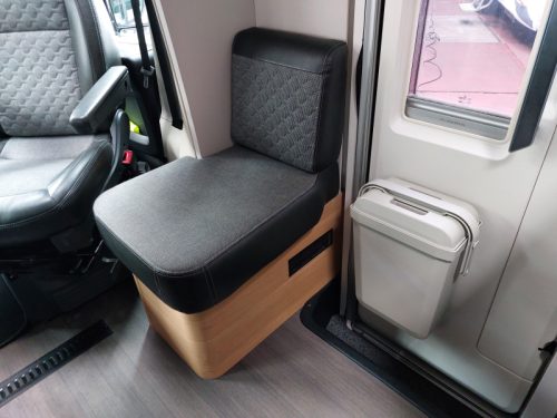 Adria Matrix 600 SL L&auml;ngsbett/Hubbett/TV/Batterie Foto: 4