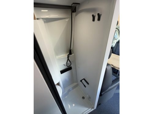 Adria 640 SLB 60 Years 8T-Automaat Enkele Bedden Luifel Luxe Cabine foto: 21