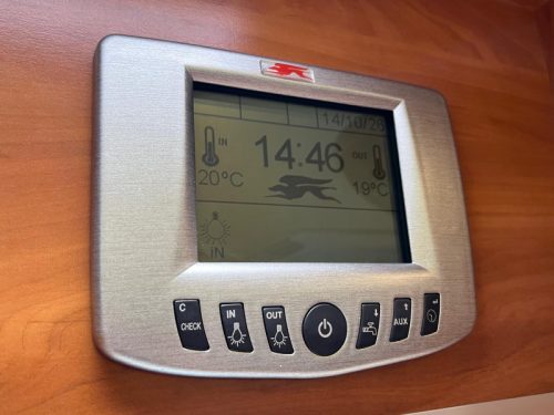Laika Kreos 5009 automatic, leveling system photo: 18