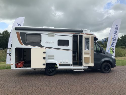 B&uuml;rstner Lyseo Harmony Line 690, AUTOMAAT, Mercedes Sprinter 2.2 163 Pk Enkele-bedden, hefbed, Luchtvering, Bj. 2020 &ldquo; Ihr Wohnmobil-Verkaufsvermittler Wohnmobilzentrum on the road Marum Foto: 1