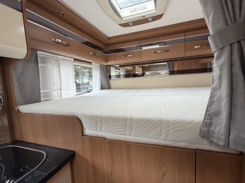 LMC Liberty Explorer 635G Transverse bed Pop-top roof Solar panel Awning photo: 22