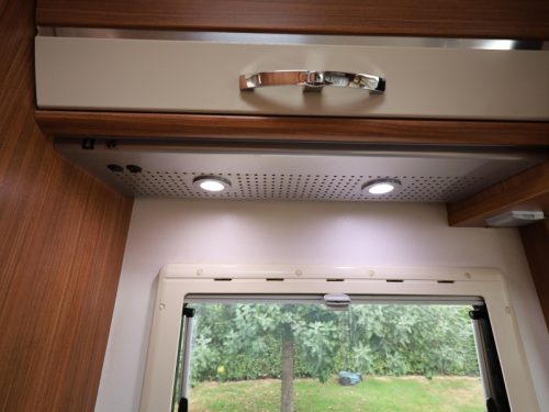 Adria Sonic I 700 SC queensbed + hefbed  foto: 8