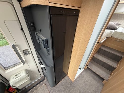 Adria Coral Plus 670 DL LEVEL/LITHIUM/WECHSELRICHTER Foto: 8