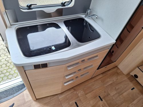 Hymer BMC-T 580 -2 SINGLE BEDS-AUTOMATIC  photo: 7