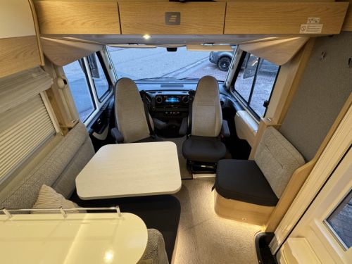 Hymer BMC-I 690 Queen bed-Pull-down bed-Mercedes photo: 4