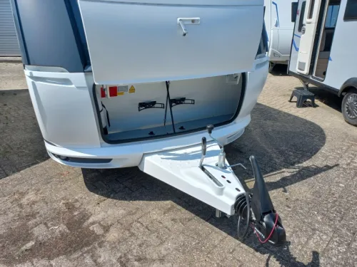 Hobby De Luxe 495 UL 1800kg - Bettverbreiterung Foto: 2