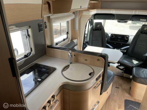 Hymer B-MCT 600 White-line Mercedes B-MCT 600 White-line Single beds, Electric Pop-up bed(!!), XXL Garage and Packed with Extras! photo: 13