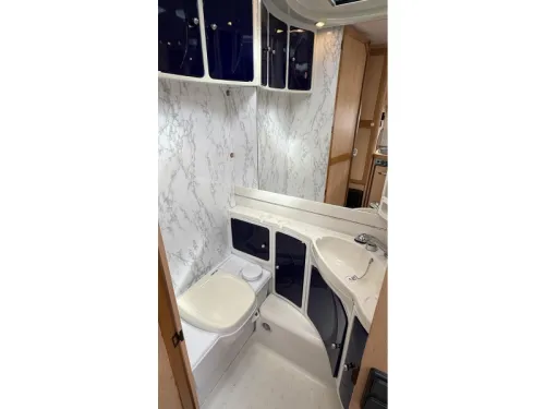 TEC Travel King 535 TE round seating single beds photo: 9