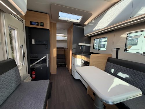 Adria Coral Plus 670 DL AUTOMAAT foto: 4