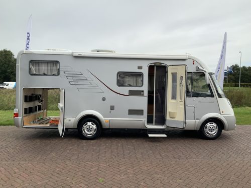 Hymer B 674 SL 2.3 M. 130 PK Vollintegriert, 4 Schlafpl&auml;tze 4 Gurte, Einzelbetten, Hubbett, Motor-Klimaanlage, Bj.2008 Ihr Wohnmobil-Verkaufsvermittler Marum Camper Zentrum on the road Foto: 1