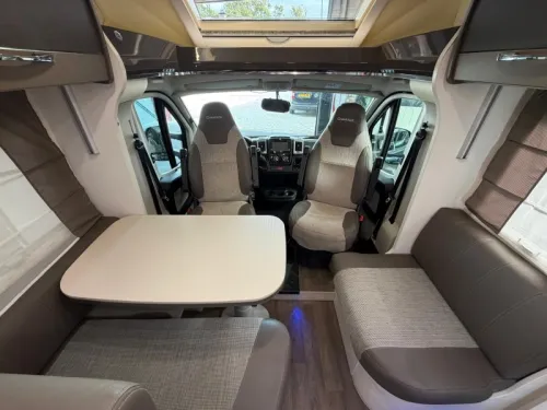 Chausson Welcome 728 EB Queensbed Pop-top roof 42000 km photo: 6