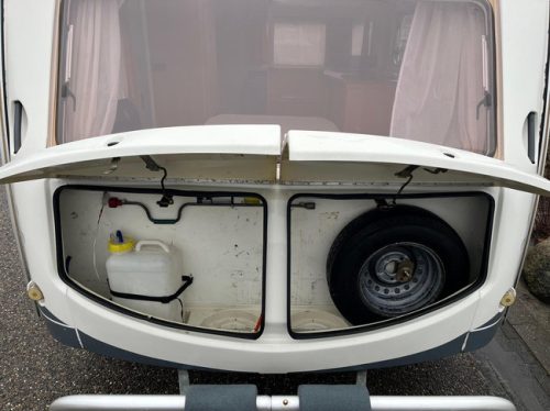 HOME-CAR Racer 45 Spirit | French bed | Dinette | Front bike rack | Heater | Refrigerator | Toilet and sink photo: 22