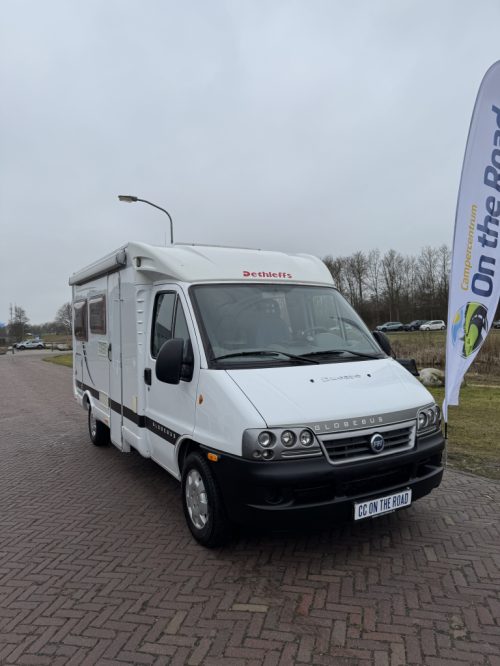 Dethleffs Globebus 1 110 CV, Cama transversal, medio comedor, asientos giratorios, Aire acondicionado de motor, autocaravana cuidada, longitud 6.00 A&ntilde;o 2006 Camper centrum on the road Marum foto: 1