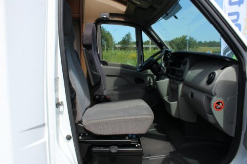 Knaus Sun Ti 700 Meg, Querbett, Garage, drehbare Vordersitze, Halbdinette, Sitzbank. Bj. 2008 Marum (Groningen) Foto: 20