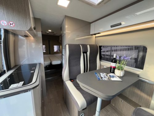 Chausson V697 VIP Dachklimaanlage, Busbiker, Markise Foto: 11