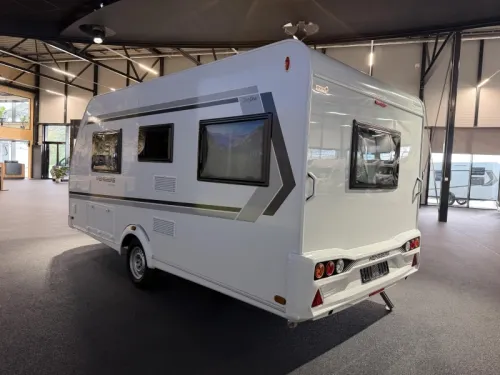 Weinsberg CaraOne Edition HOT 450 FU Franz&ouml;sisches Bett / Rundsitzgruppe  Foto: 6