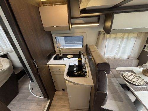 Benimar Tessoro T 496 AUTOMATIC QUEEN BED+LIFT BED ROOF AIRCO photo: 6