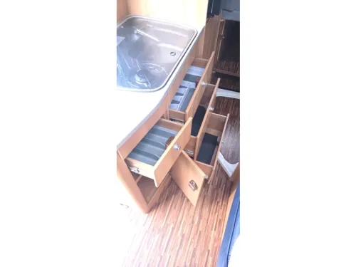 Hymer Car 372 L&auml;ngsbetten Nivelliersystem Foto: 6
