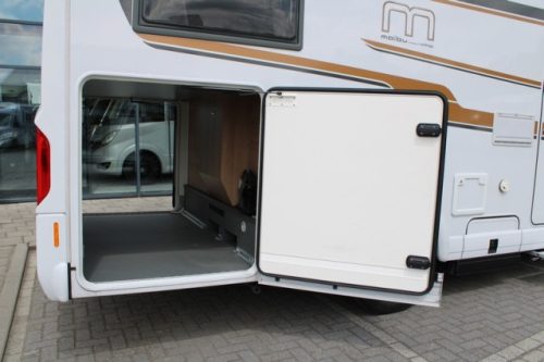 Robust AUTOMATIC 180 hp Malibu I 490 LE by Carthago lift and single length beds (124 photo: 17