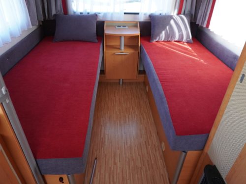 Eriba Living 480 WITH MOVER, AWNING, AIR CONDITIONING photo: 4