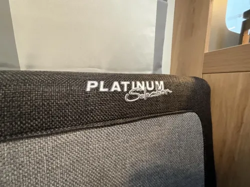 Knaus Sport Platinum 450 FU AKTION MODELL-FRANZ&Ouml;SISCHES BETT Foto: 5