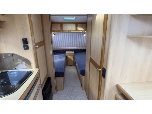 TEC Travel King 535 TE round seating single beds photo: 10