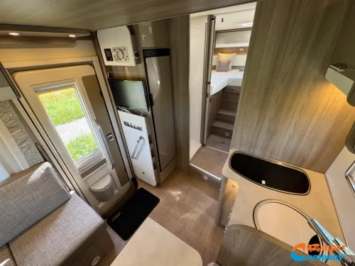 LMC Element T 758 G Single beds / Pop-top roof  photo: 12