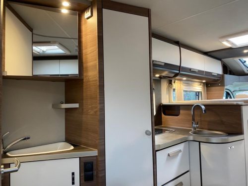 Knaus Live TI 650 MF French bed | Automatic photo: 8