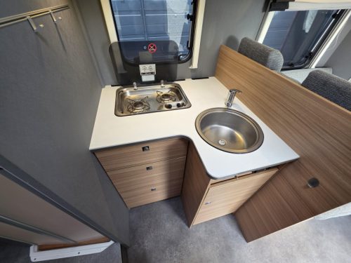 Dethleffs Just 90 T 7052 DBM Queensbett / Hubbett Foto: 13