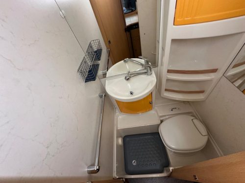 Dethleffs Camper 440 DB Foto: 8