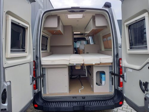 B&uuml;rstner Delfin C 621 - Single beds - Towbar photo: 3