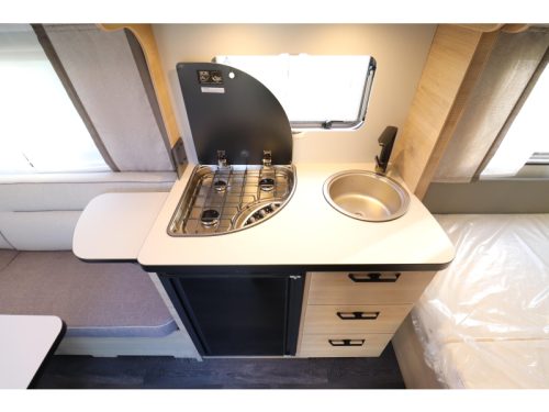 Weinsberg CaraOne Edition HOT 450 FU MODEL 2027 - 771 FLOOR photo: 9