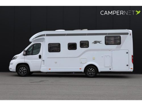 Laika KOSMO 509L 160hp Automatic | Single beds | Separate shower | LPG system | Solar panels | Bearlock | Awning | Roof fan photo: 2