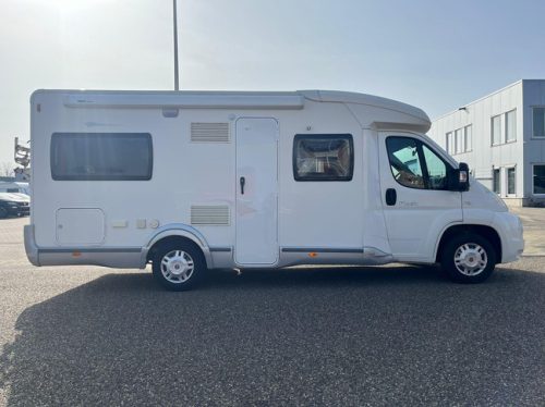 Chausson Flash 08 | Fiat Ducato 130 MultiJet | Awning | Camera | Bike rack | Air conditioning (engine compartment) | Carplay | TV | Pilot seats photo: 3