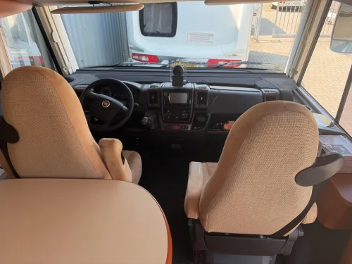 Hymer B 578 Markise/Einzelbetten Foto: 2