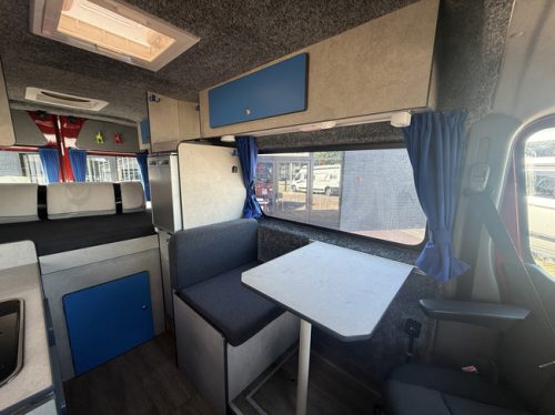 Renault Master automatic camper van very luxurious interior transverse bed air conditioning cruise control camera navigation awning solar panel maxxfan tow bar photo: 13