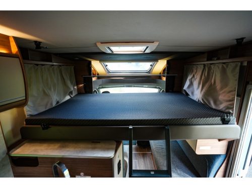 Knaus LIVE WAVE 650 MF photo : 11
