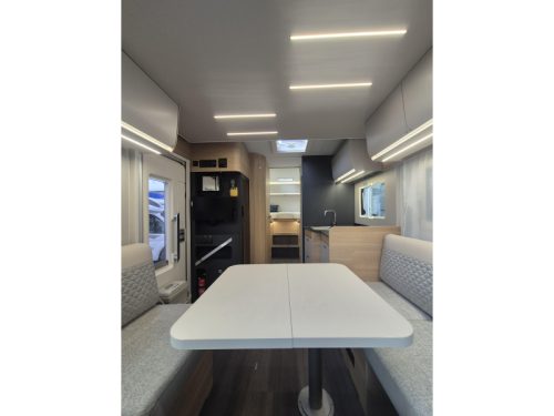 Adria Matrix 650 DL Face to face 2024 Foto: 8
