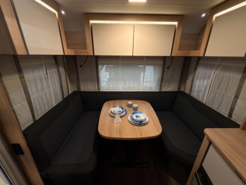 Knaus Sport 460 EU 1800 KG + Einzelbetten Foto: 4