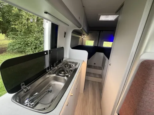 Peugeot Boxer 600 2018 Einzelne L&auml;ngsbetten Foto: 10