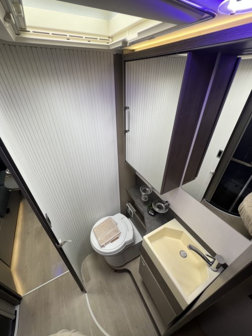 Challenger Graphite 308 QUEENSBED+POP-TOP ROOF+F2F AUTOMATIC EURO6 photo: 8
