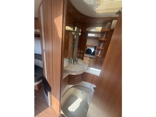 Hobby 455 UF Exellent in new condition Bovag inspected 2025 transverse bed mover truma bicycle rack 2x awning thule insect screen door photo: 14