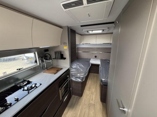 Adria Alpina 583 UL photo : 8