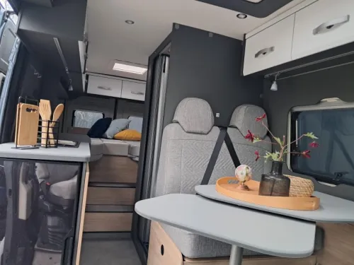 Dethleffs Globetrail 640 ES - Van N Bike- Luxury photo: 1