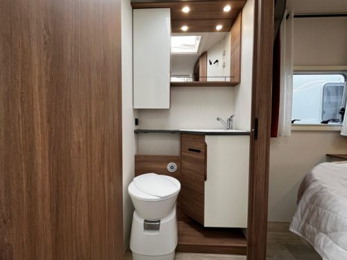 Pilote P 726 FC Camper, Queensbett Foto: 9